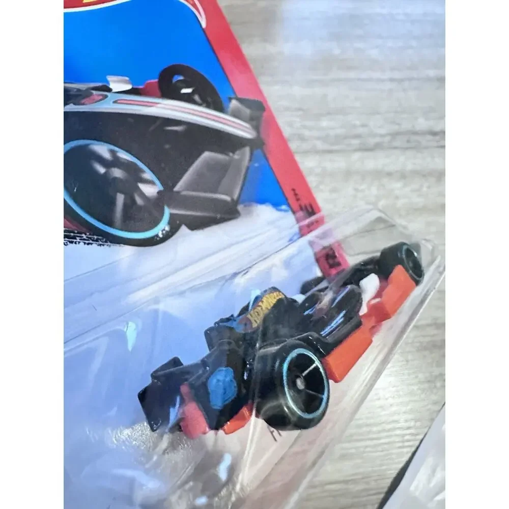 2015 Hot Wheels F1 Racer HW Race 146/240 New Hotwheels H88